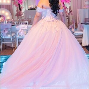 Quinceañera 3 piece set dress.Will sell with the tiara and cronoline.